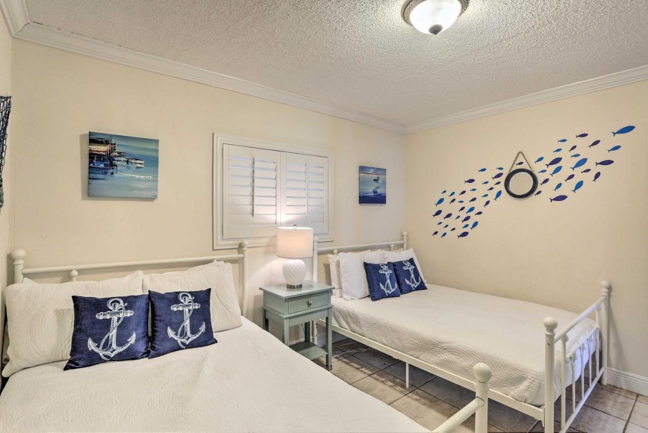Miramar Beach Retreat - Beachfront And Poolside دستين المظهر الخارجي الصورة