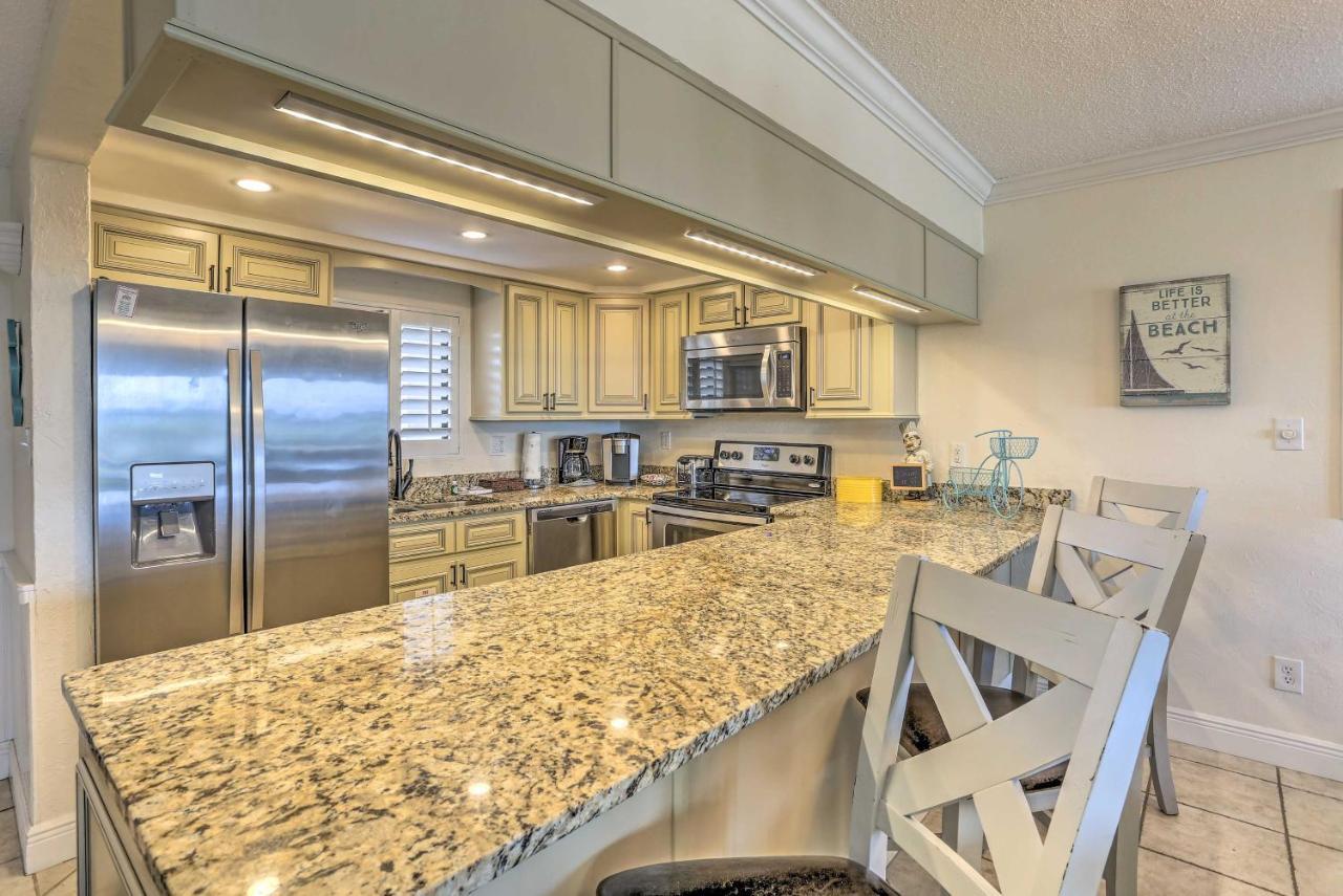 Miramar Beach Retreat - Beachfront And Poolside دستين المظهر الخارجي الصورة